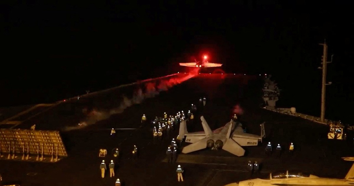 Biển Đỏ ‘dậy sóng’ khi Mỹ - Anh phóng loạt tên lửa vào Houthi 1 bien do day song khi my anh phong loat ten lua vao houthi 65a1fc831eb3a