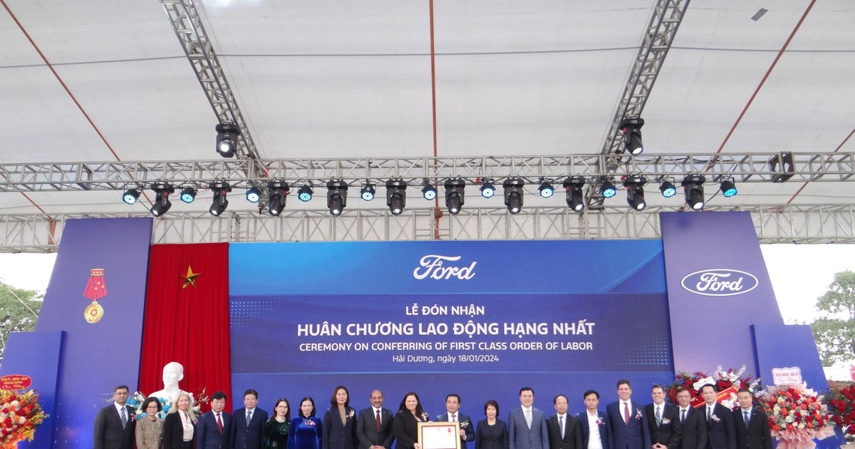 Ford Việt Nam được tặng Huân chương Lao động hạng Nhất 1 ford viet nam duoc tang huan chuong lao dong hang nhat 65a8e5207f487