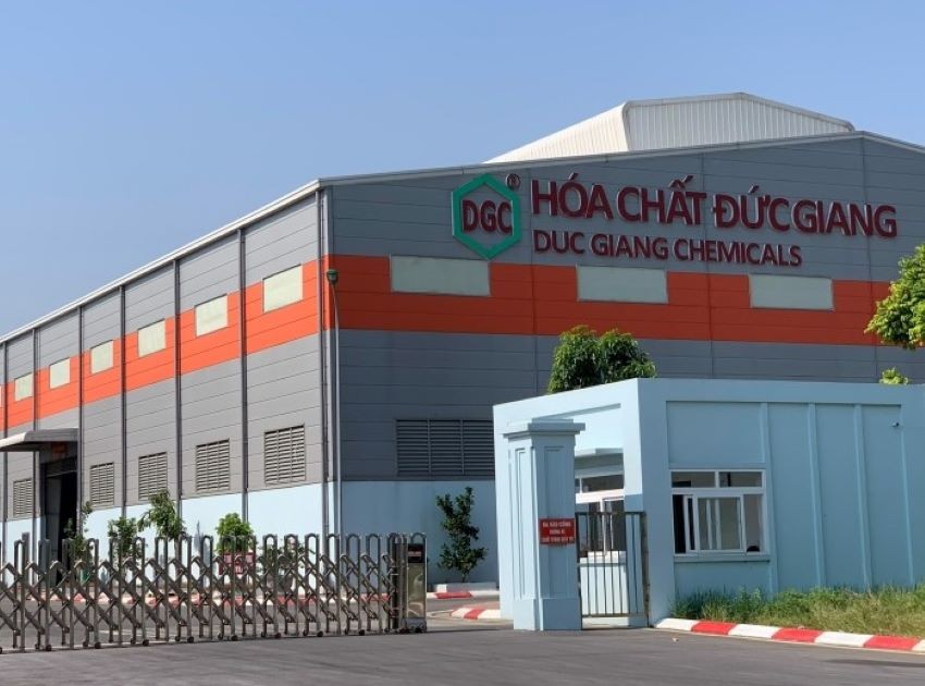 Lợi nhuận Hóa chất Đức Giang chỉ bằng một nửa năm 2022 1 loi nhuan hoa chat duc giang chi bang mot nua nam 2022 65ae62ff1e5dd