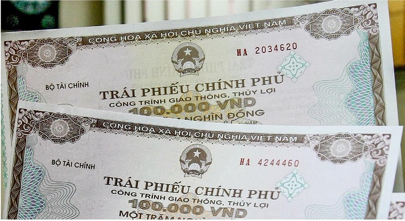Sắp bán lẻ trái phiếu Chính phủ qua ngân hàng thương mại 1 sap ban le trai phieu chinh phu qua ngan hang thuong mai 65a472a82e1f8