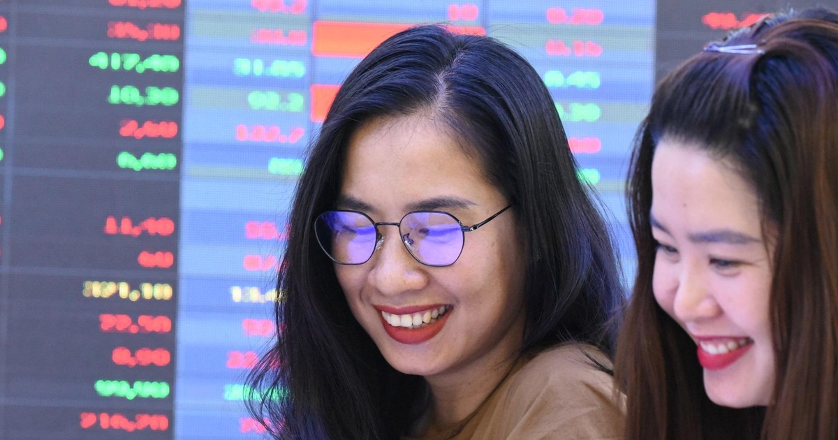 Tiền ít, VN-Index vẫn vượt mốc 1.140 điểm 1 tien it vn index van vuot moc 1 140 diem 6595ffcb03e28