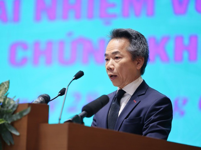 Chủ tịch Chứng khoán HSC: Nhiều tổ chức nước ngoài quan tâm thị trường chứng khoán Việt Nam 1 chu tich chung khoan hsc nhieu to chuc nuoc ngoai quan tam thi truong chung khoan viet nam 65e06e75e9ef1