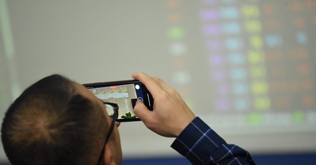 Góc nhìn chuyên gia chứng khoán tuần mới: Đánh giá lại Chỉ thị 06 và nhóm cổ phiếu tiềm năng 8 goc nhin chuyen gia chung khoan tuan moi danh gia lai chi thi 06 va nhom co phieu tiem nang 65d323412b968