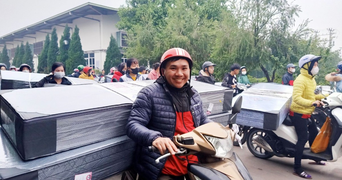 Một công ty con tại May Sông Hồng thưởng quà Tết "cực lớn" cho nhân viên 1 mot cong ty con tai may song hong thuong qua tet cuc lon cho nhan vien 65bcb98a5feb2