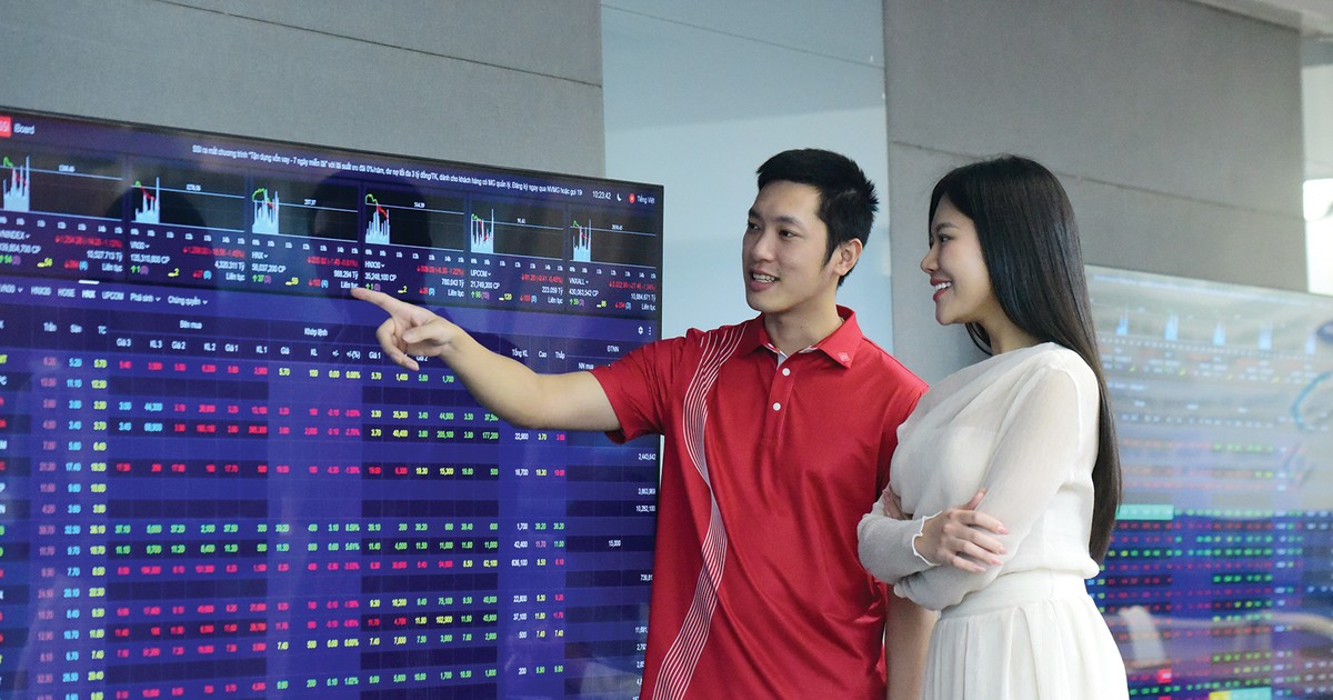 Cổ phiếu vua sẽ còn “gánh team” 1 co phieu vua se con ganh team 65f04075ae3ad