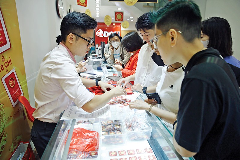 Bỏ vốn vào vàng, bất động sản hay chứng khoán? 2 bo von vao vang bat dong san hay chung khoan 660d2554b8a43