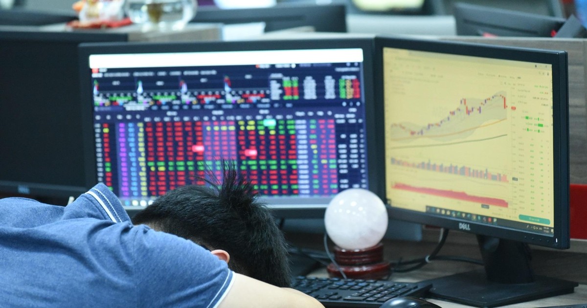 Giao dịch chứng khoán phiên sáng 16/4: Thị trường tiếp tục chìm trong sắc đỏ, VN-Index giảm thêm gần 10 điểm 1 giao dich chung khoan phien sang 16 4 thi truong tiep tuc chim trong sac do vn index giam them gan 10 diem 661e56dd27656