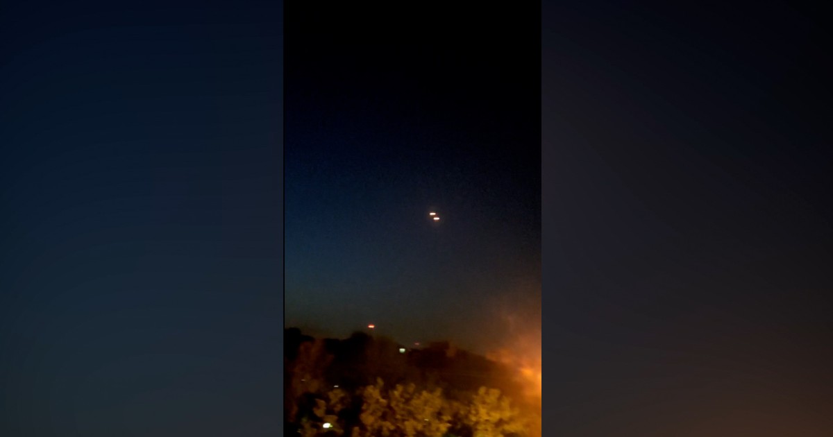 no lon gan can cu quan su iran nghi do israel tan cong 6622bf144e4b1