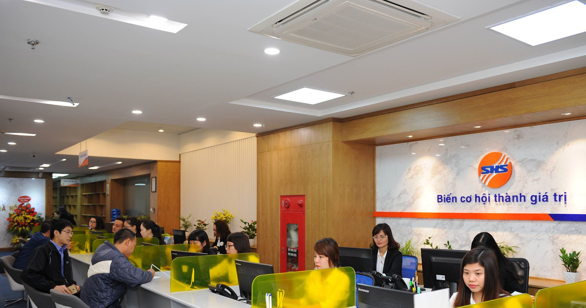 SHS lãi lớn nhờ tự doanh hiệu quả, cổ phiếu FRT cho 'trái ngọt' 1 shs lai lon nho tu doanh hieu qua co phieu frt cho trai ngot 66248ba511c7d